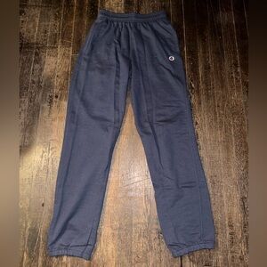 Champion sweatpants Navy. Used, good condition. Size small